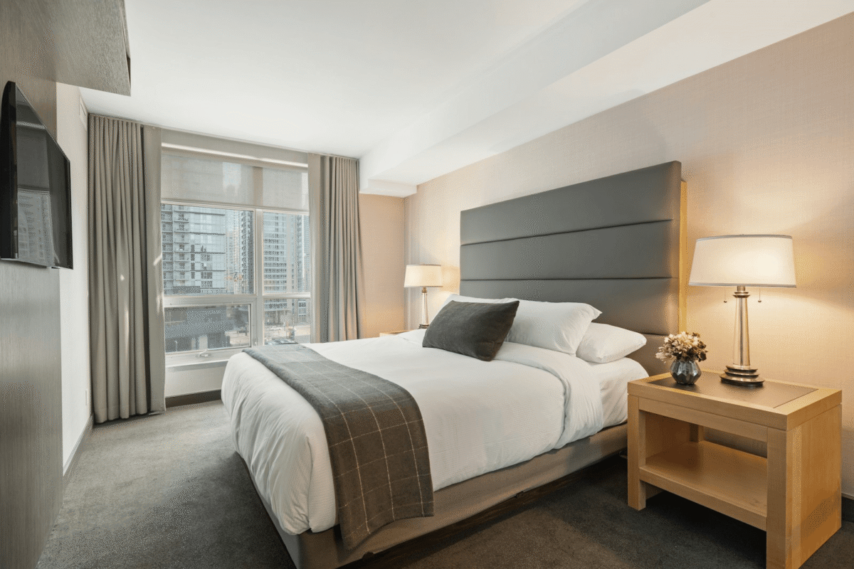 Hotel-Style Pillow Tops at Home: The Rise of Soft-Surface Luxury Mattresses in the UK Bedroom