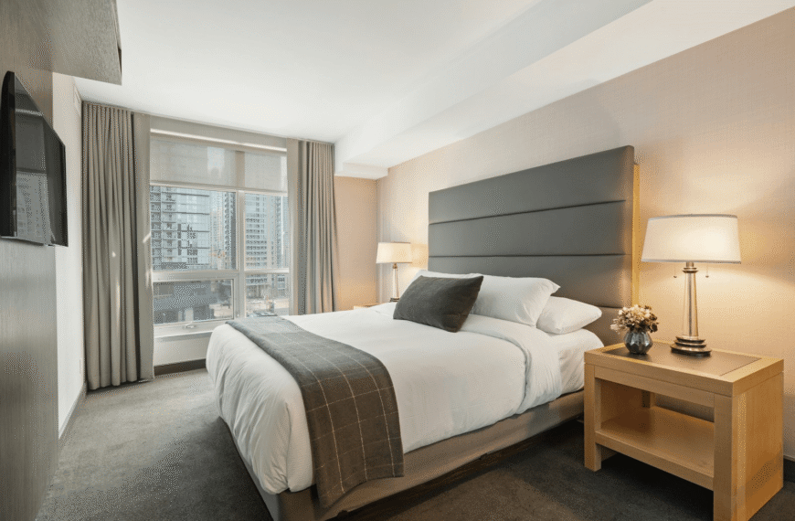 Hotel-Style Pillow Tops at Home: The Rise of Soft-Surface Luxury Mattresses in the UK Bedroom