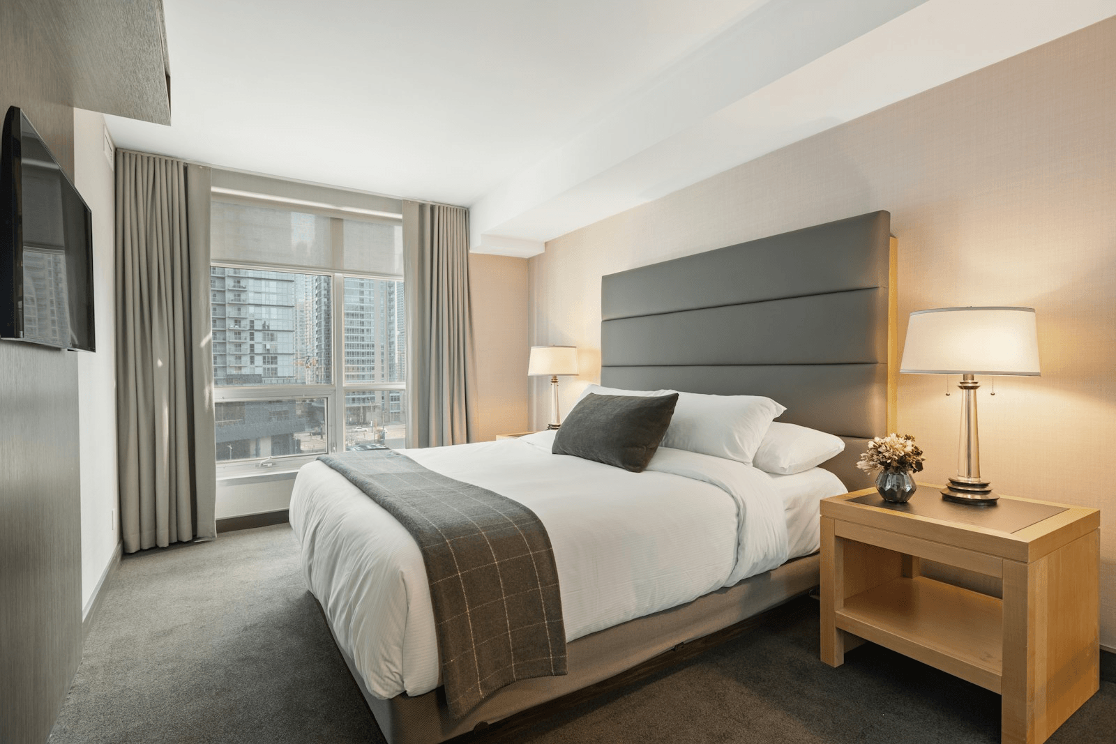 Hotel-Style Pillow Tops at Home: The Rise of Soft-Surface Luxury Mattresses in the UK Bedroom
